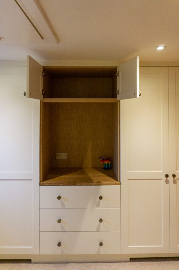 White whole wall wardrobes 5