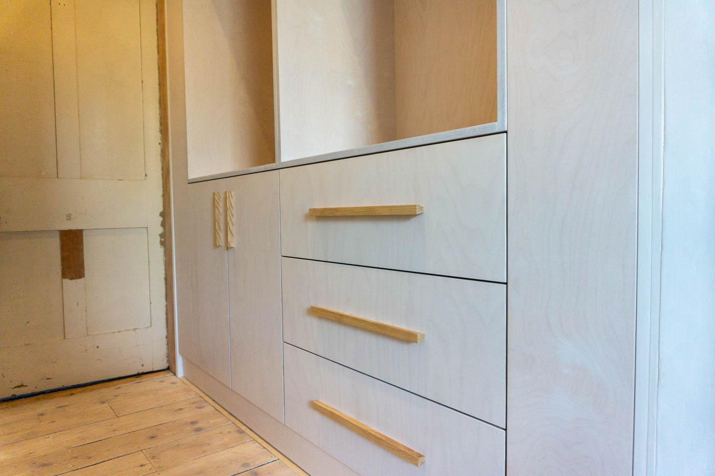 Birch Plywood Wardrobes Bristol from www.jimsharplesfurniture.co.uk